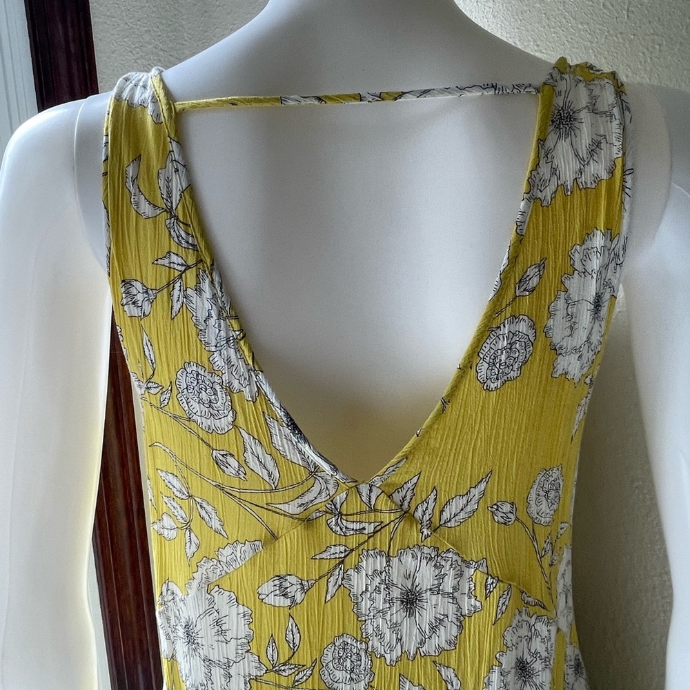 Lush Floral tank top - Picture 5 of 8